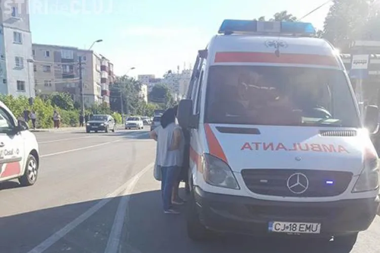CLUJ: Tineri loviți chiar pe trecerea de pietoni. Șoferul a fugit de la fața locului