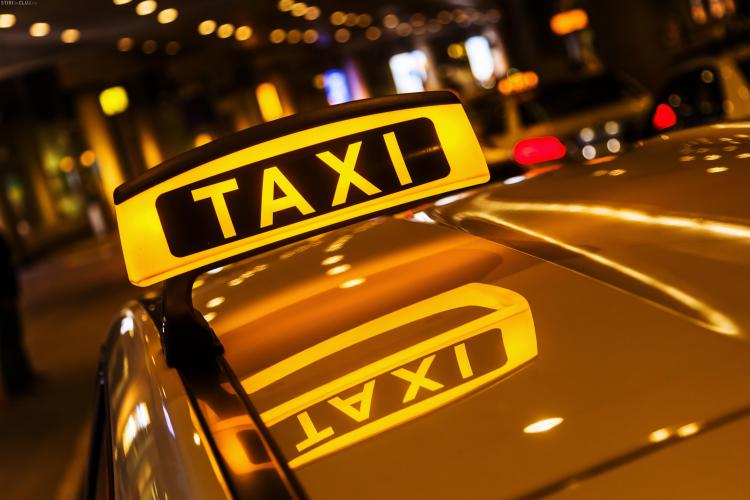 Aplicația Clever Taxi, vândută cu 10 milioane de euro către mytaxi - Daimler Mercedes