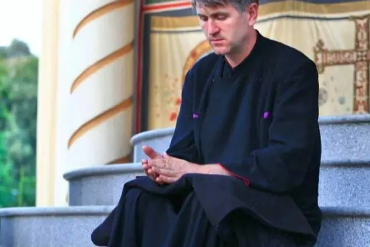 Pomohaci, lovit din toate părțile. Un fost coleg a spus că lua ”băieții din gară”