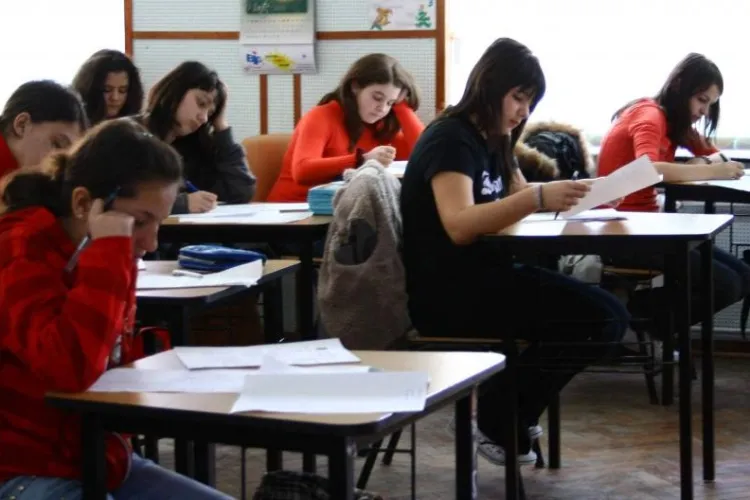 Cluj - Evaluare națională. Ce subiecte au picat la Limba Română