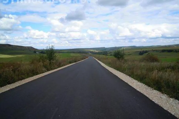 Consiliul Județean Cluj se laudă ca au fost modernizate 23 de drumuri județene într-un semestru. Vezi care sunt acelea