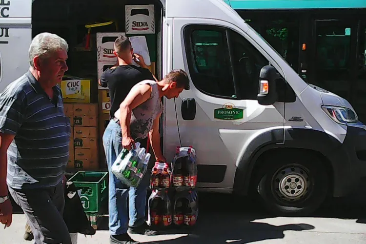 Stația din Mărăști este folosită de șmecherași ca rampă de descărcare pentru buticari - FOTO