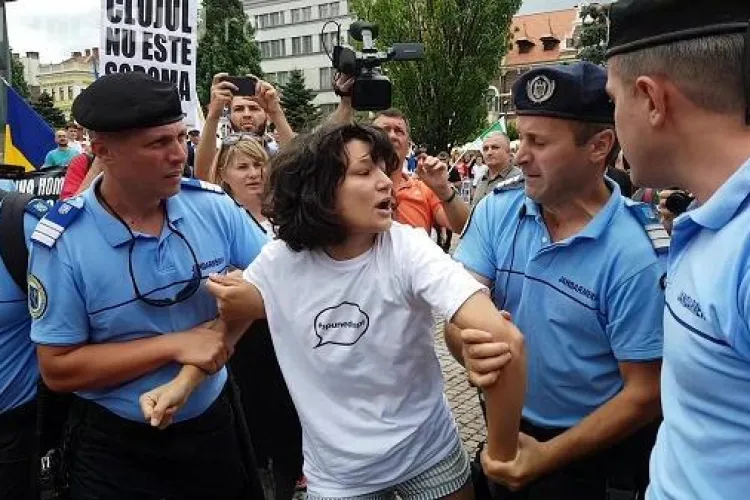 Actrița Oana Mardare, agresată de jandarmi la protestul anti gay. Ea a explicat ce a vrut