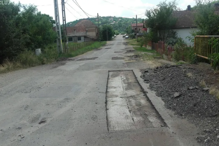 Lucrări de întreţinere pe drumul judeţean Apahida - Cojocna - FOTO