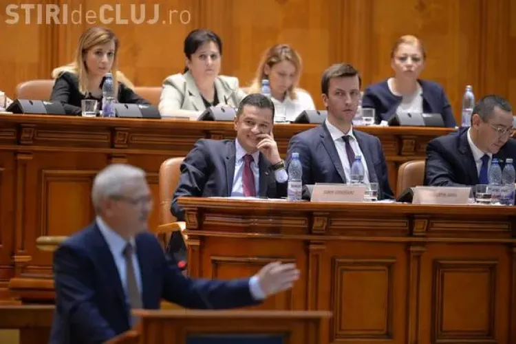 Criza politică ne costă cel puţin 2,2 miliarde de euro