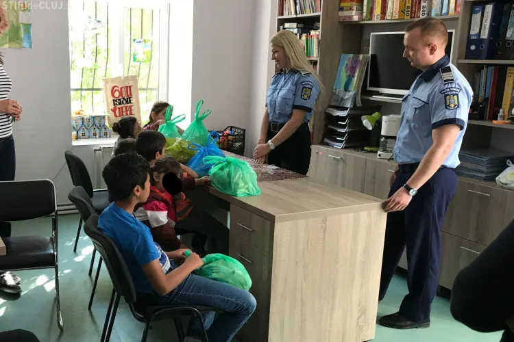 Gest de umanitate al polițiștilor clujeni. Au donat sânge, iar din banii primiți au cumpărat cadouri pentru copiii cu probleme