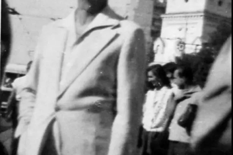 Cum arăta părintele Arsenie Boca ”în civil”