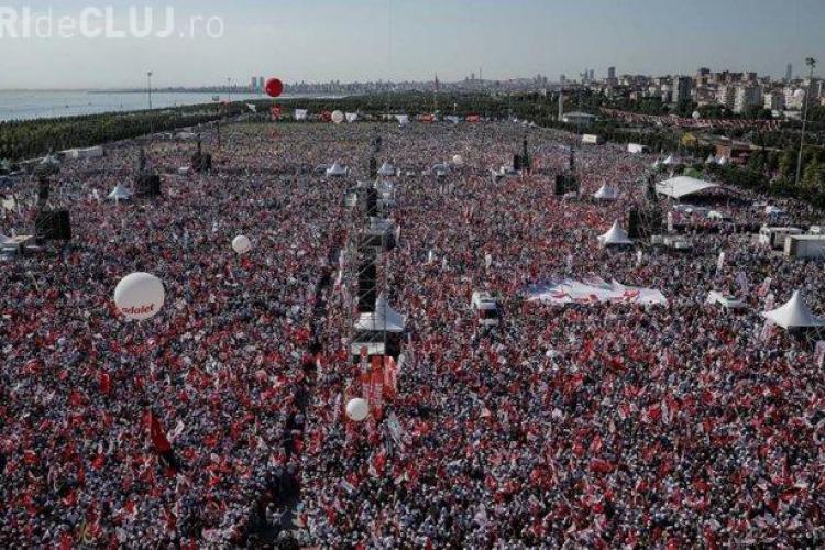Protest masiv împotriva lui Erdogan! Sute de mii de oameni au ieșit în stradă, la Istanbul