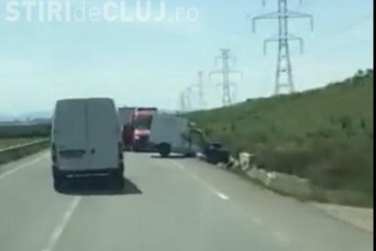 Ziua și accidentul pe centura Cluj-Apahida. Un șofer și-a fpcut praf mașina și a ajuns în șanț VIDEO