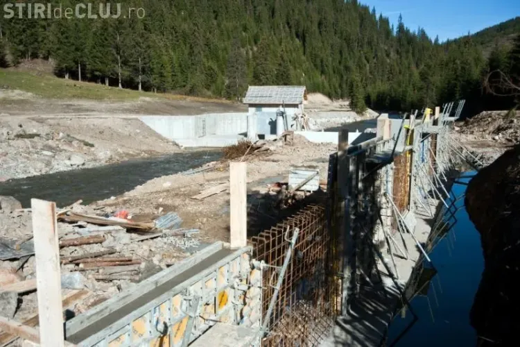 Tribunalul Cluj obligă o firmă să demoleze microhidrocentralele de pe Someșul Mic
