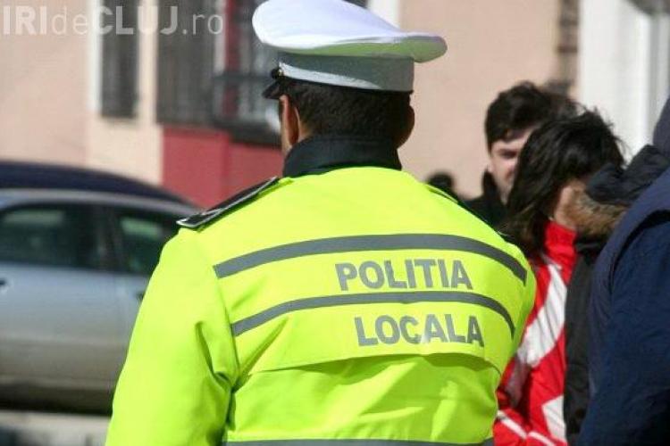 Polițiștii locali din Cluj-Napoca nu mai pot lăsa ”invitații” în parbrizul șoferilor care parchează neregulamentar