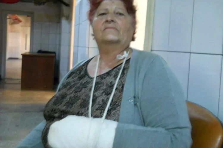 Romii fac legea în Oser! O femeie s-a ales cu braţul rupt pentru un loc la tarabă