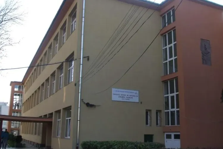 La Cluj, s-a intrat la liceu cu media 3,77