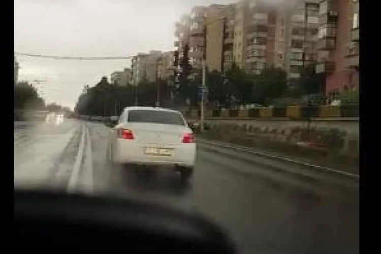 Șicanare în trafic, în Mărăști: Nu merită să aibă permis. Du filmarea la Poliția Rutieră - VIDEO