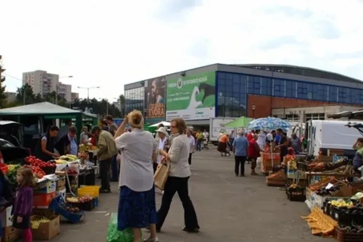 Piață volantă de la Sala Sporturilor se închide pe perioada Untold