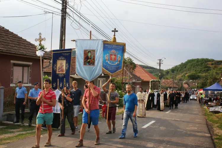 Continuă pelerinajul greco-catolic de la Mănăstirea Nicula. Vezi care este programul de luni și marți