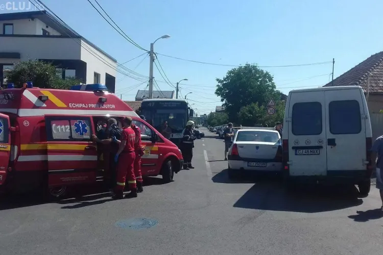 Accident la intersecția străzilor Jiului și Harghita. Pragurile de sol nu sunt montate, deși sunt aprobate - FOTO