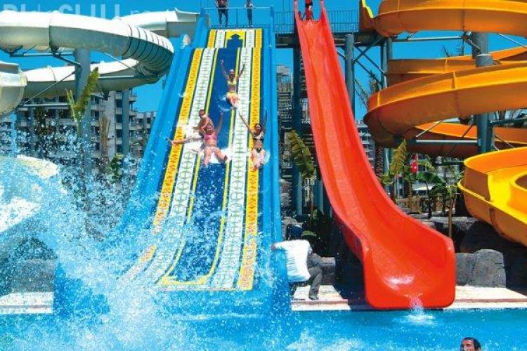 Aquapark în Chinteni, dar oamenii vor apă, gaz, asfalt: Nu mai vrem ca școala să fie în magazinul alimentar