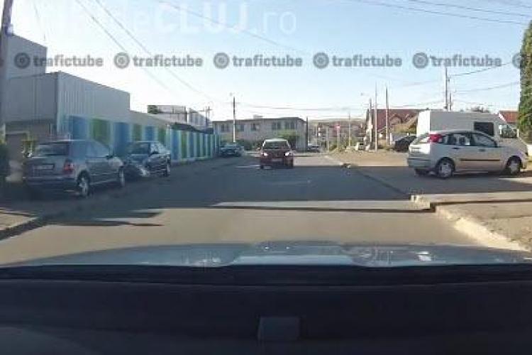 Cluj: Taximetrist adormit si un pic nesimtit - VIDEO / Întrebare: Sunt taximetriști de 10?