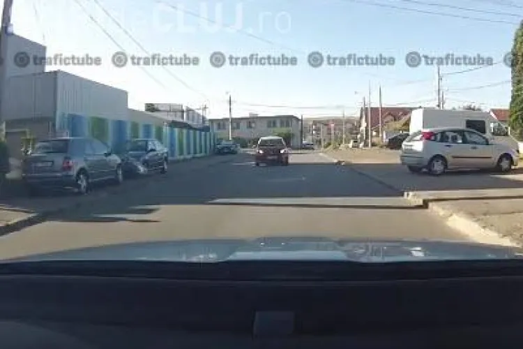 Cluj: Taximetrist adormit si un pic nesimtit - VIDEO / Întrebare: Sunt taximetriști de 10?