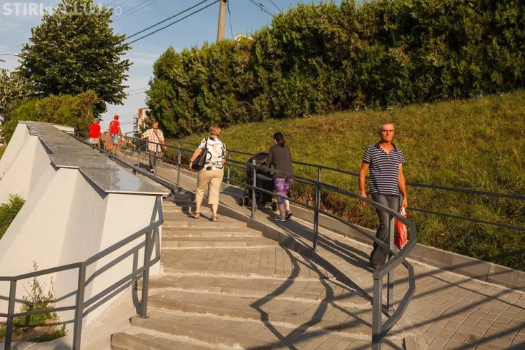 Emil Boc a mai inaugurat un obiectiv: Scările de la Expo Transilvania - FOTO