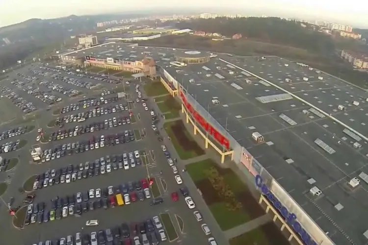 Incident în parcarea Vivo - Polus: Un nebun acostează femeile 