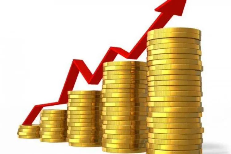 România are creștere economică MARE, dar e numai ”consum, consum”. Ce spun oficialii BNR