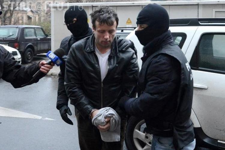 Hackerul român Guccifer cere să nu fie trimis în SUA pentru executarea pedepsei