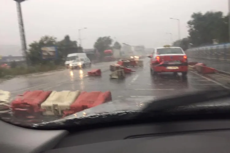 Atenție la Vivo - Florești! Furtuna a făcut ravagii pe DN 1 - FOTO