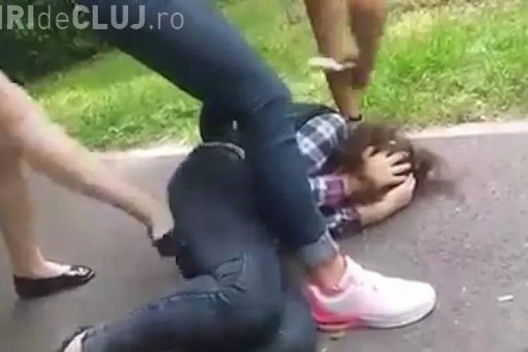 Găștile de fete din Mănăștur atacă adolescente, le bat și le tâlhăresc