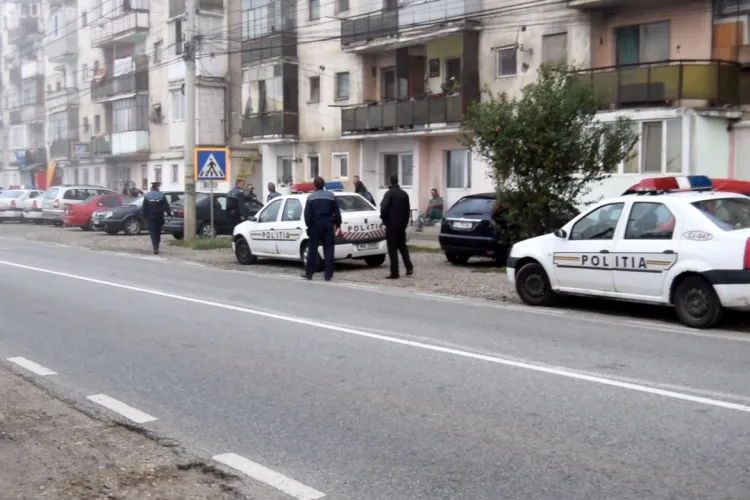 RAZIE în cartierul de romi de la Dej! Ce au descoperit polițiștii FOTO