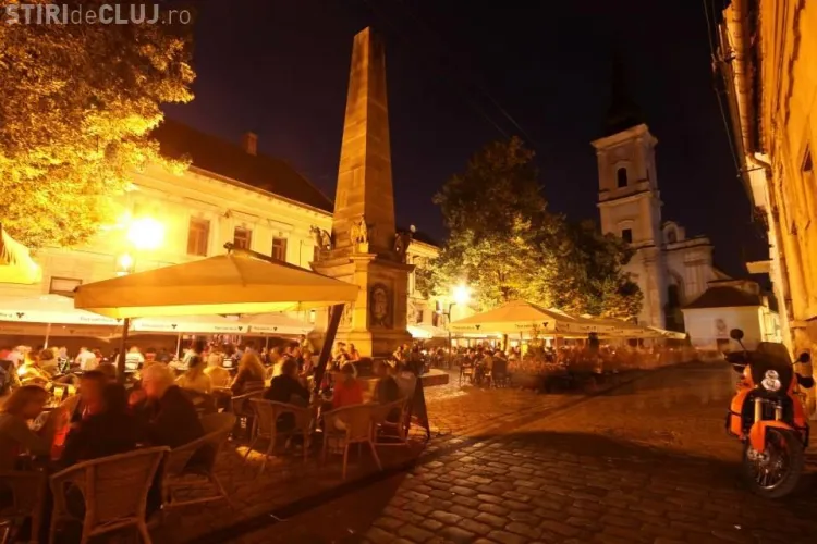 Concerte live și muzică electronică în Piața Muzeului, în acest weekend, la ”Seri de vară clujene”