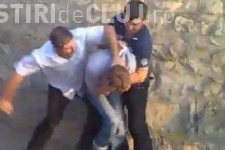 Doi bărbați au fost reținuți de polițiștii clujeni după ce au bătut un tânăr la Apahida