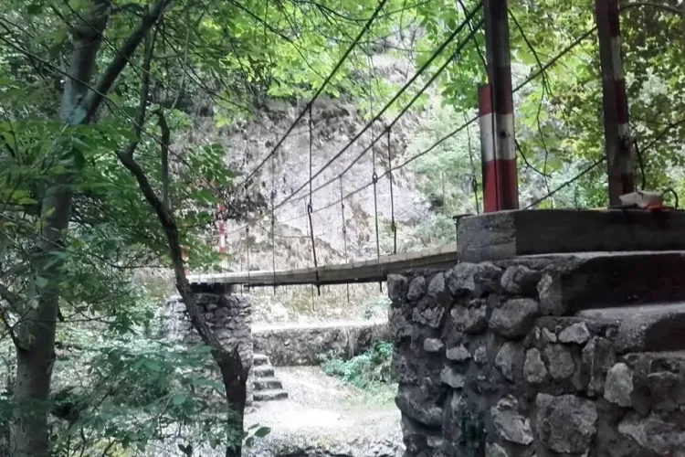 Cluj: A fost finalizată refacerea podului numărul 3 din Cheile Turzii, căruia ”turiștii” i-au dat foc - FOTO