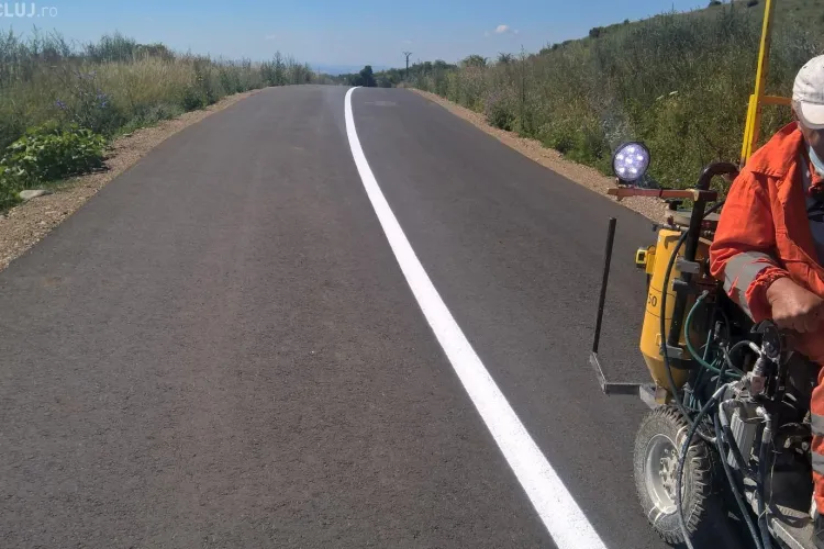 Atenție șoferi! Se fac lucrări de marcaje rutiere pe mai multe drumuri judeţene
