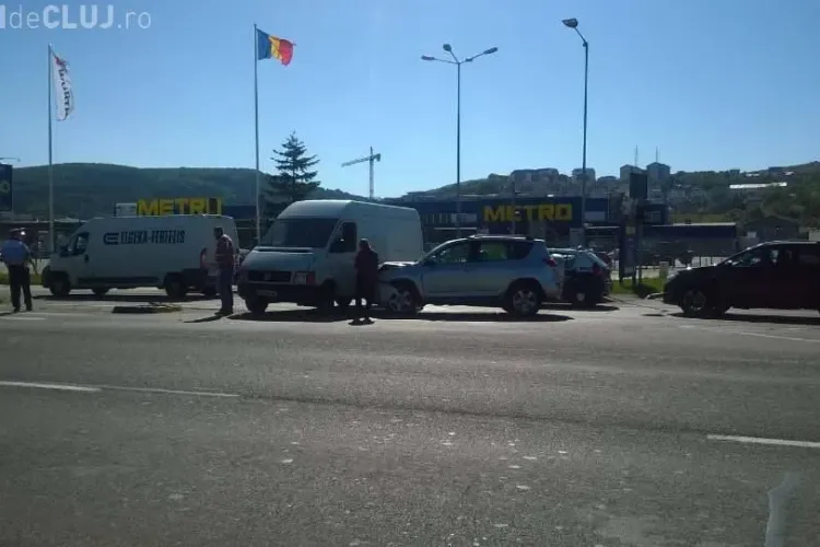 Accident la Metro Cluj. Circulația este afectată - FOTO