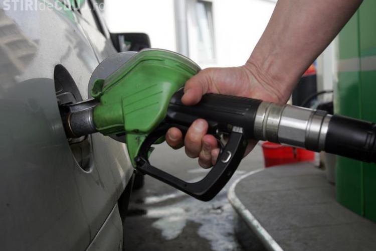 Carburanții se scumpesc cu 0,32 lei pe litru. Vor creşte în două etape