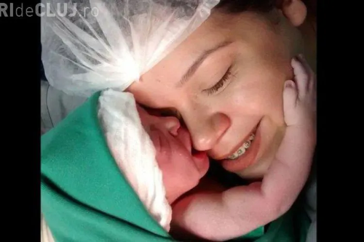 Filmare emoționantă realizată chiar după naștere - VIDEO