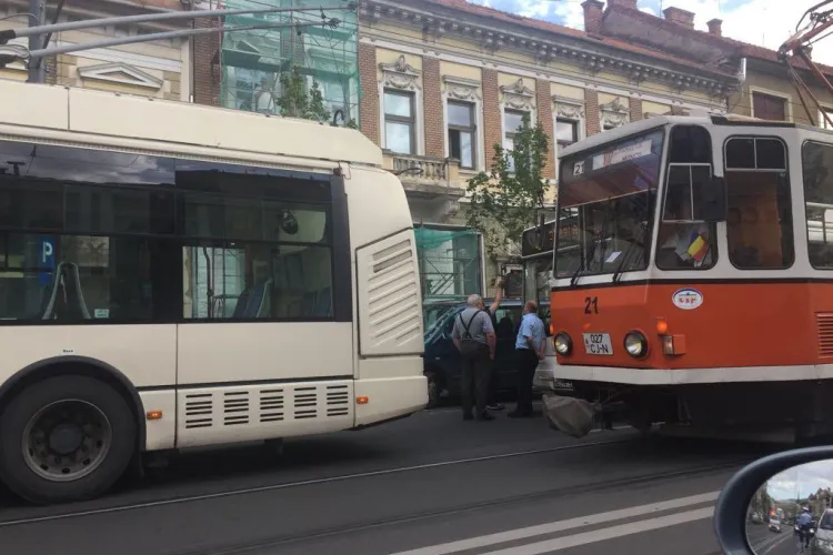 Accident pe strada Horea - FOTO