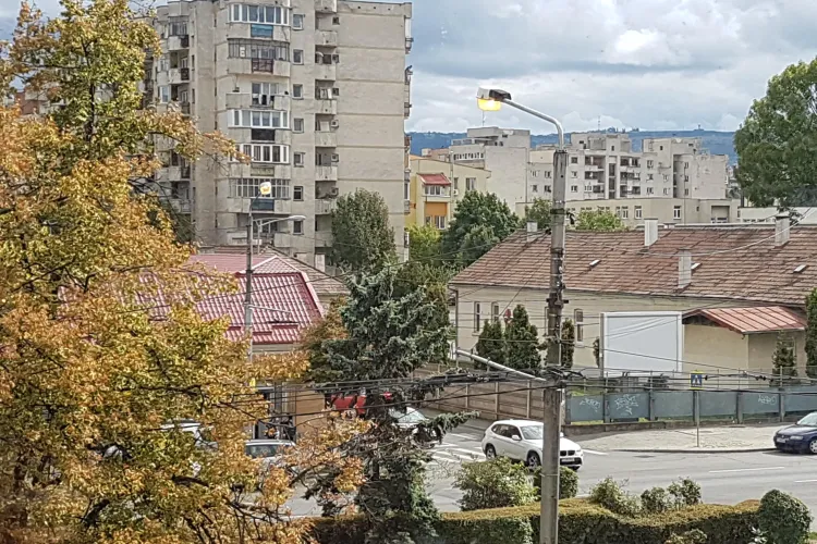 La Cluj-Napoca, iluminatul public funcționează și ziua - FOTO