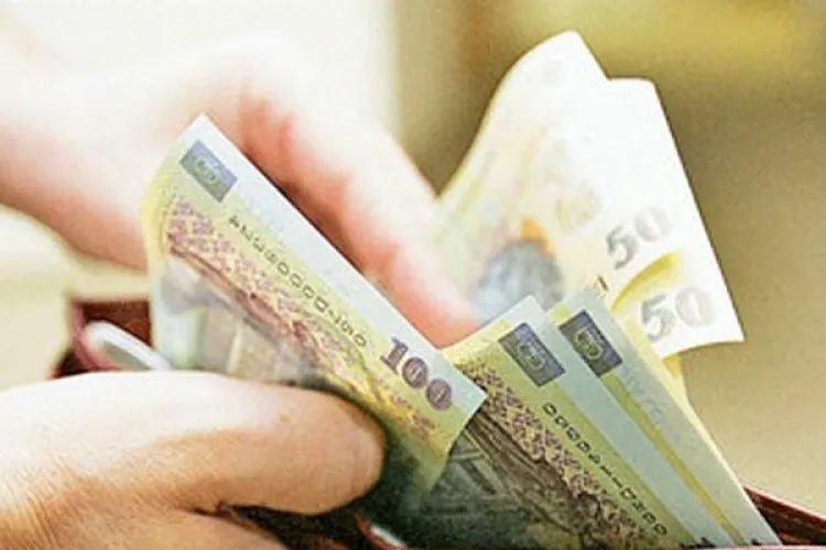 Furt filmat la Iulius Mall. Cum i-a furat portmoneul cu 6.000 de euro - VIDEO