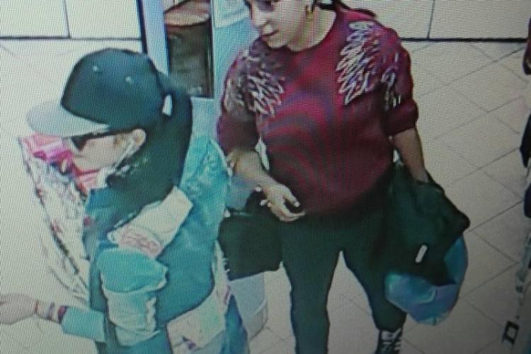 Cluj: Cum fură două domnișoare dintr-un magazin din Mărăști - VIDEO