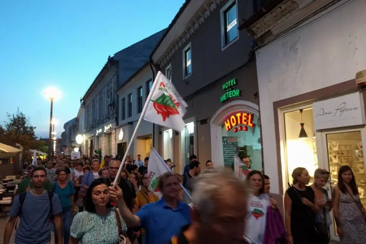 Cluj: Incident cu Poliția la marșul Salvați Roșia Montană: Am simțit multă URĂ - VIDEO