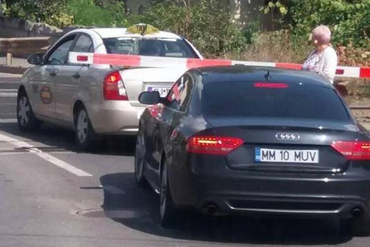 Cluj-Napoca: Taximetristă prinsă pe Tăietura Turcului între bariere - FOTO