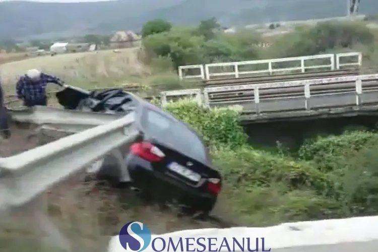 Accident grav la Livada. Un BMW a ”zburat” în afara șoselei VIDEO