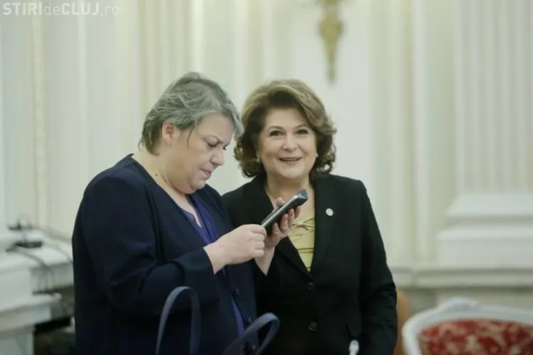 Iohannis: Persoane urmărite penal nu au ce căuta la guvernare. Doamnele Sevil Shhaideh şi Rovana Plumb trebuie să demisioneze