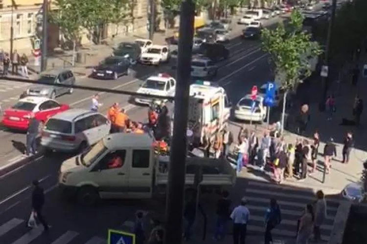 Accident MORTAL pe strada Horea! Pieton lovit pe trecerea de pietoni: Cerem degeaba semafor! - VIDEO