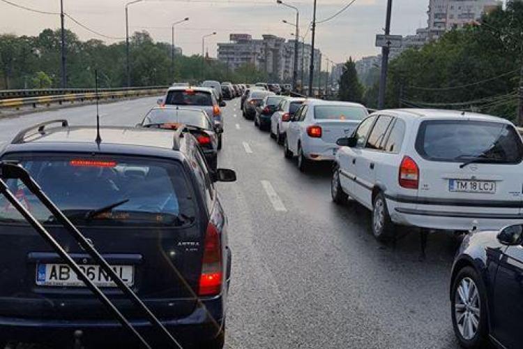 Până la urmă cât e de util sensul giratoriu de pe Calea Florești? - FOTO