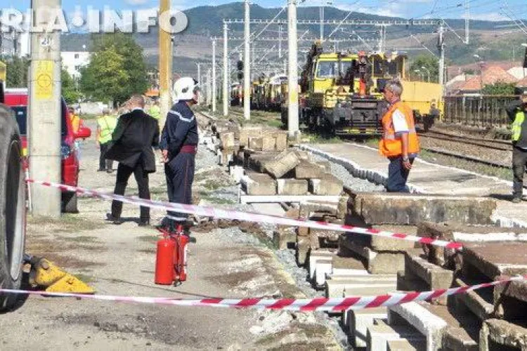 Proiectil neexplodat găsit la Gara din Gherla. Un utilaj l-a scos la suprafață VIDEO