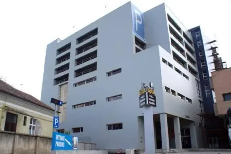 Parking Multiplex Leu (Parcare Multiplex Leu) - Piata Mihai Viteazu